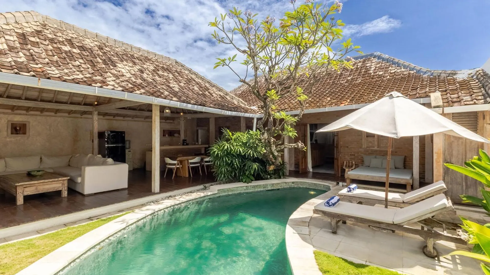 Villa Amsa - Tropical Paradise In Seminyak Center Indonesia