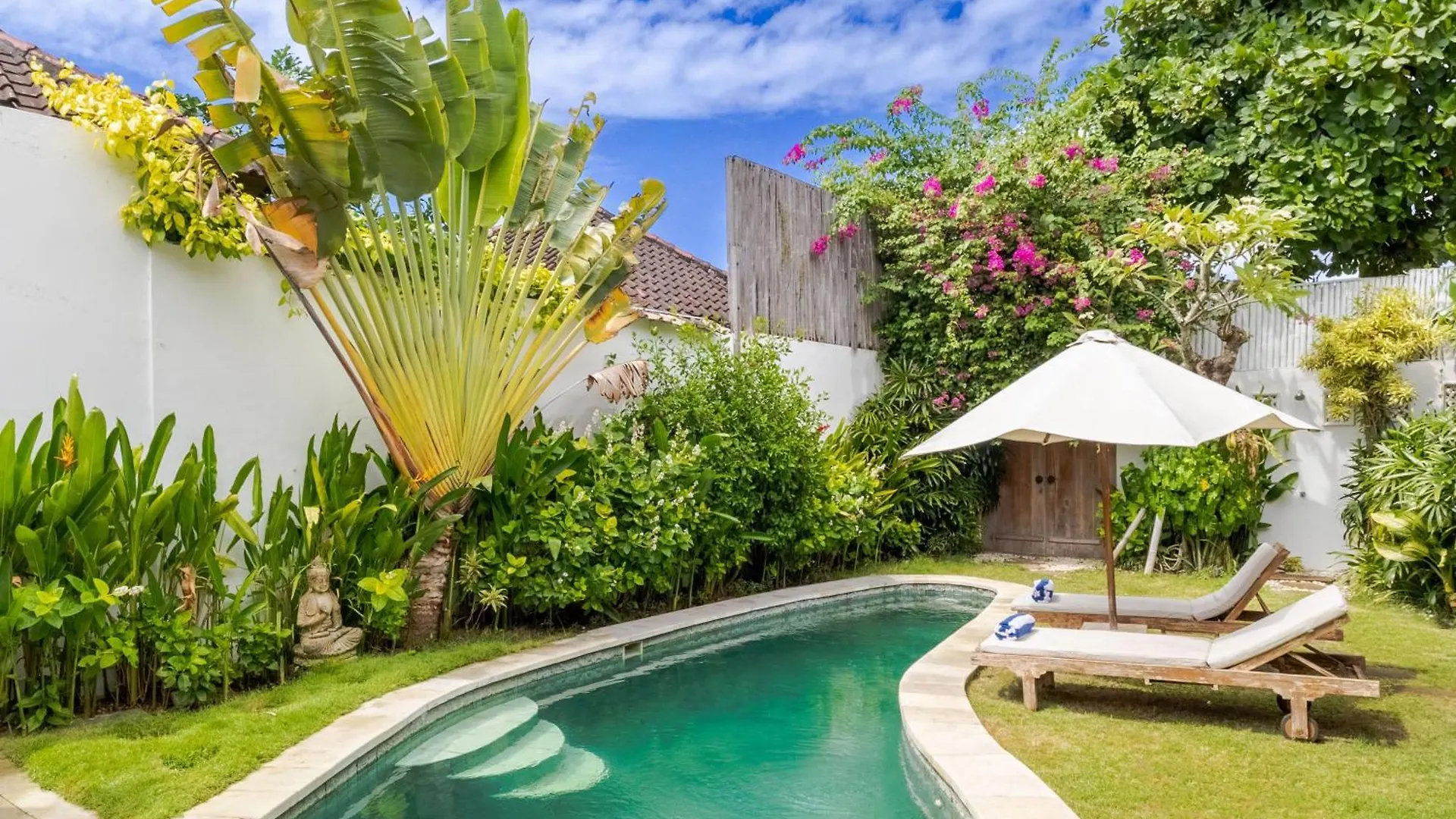 Villa Amsa - Tropical Paradise In Seminyak Center  Seminyak (Bali)