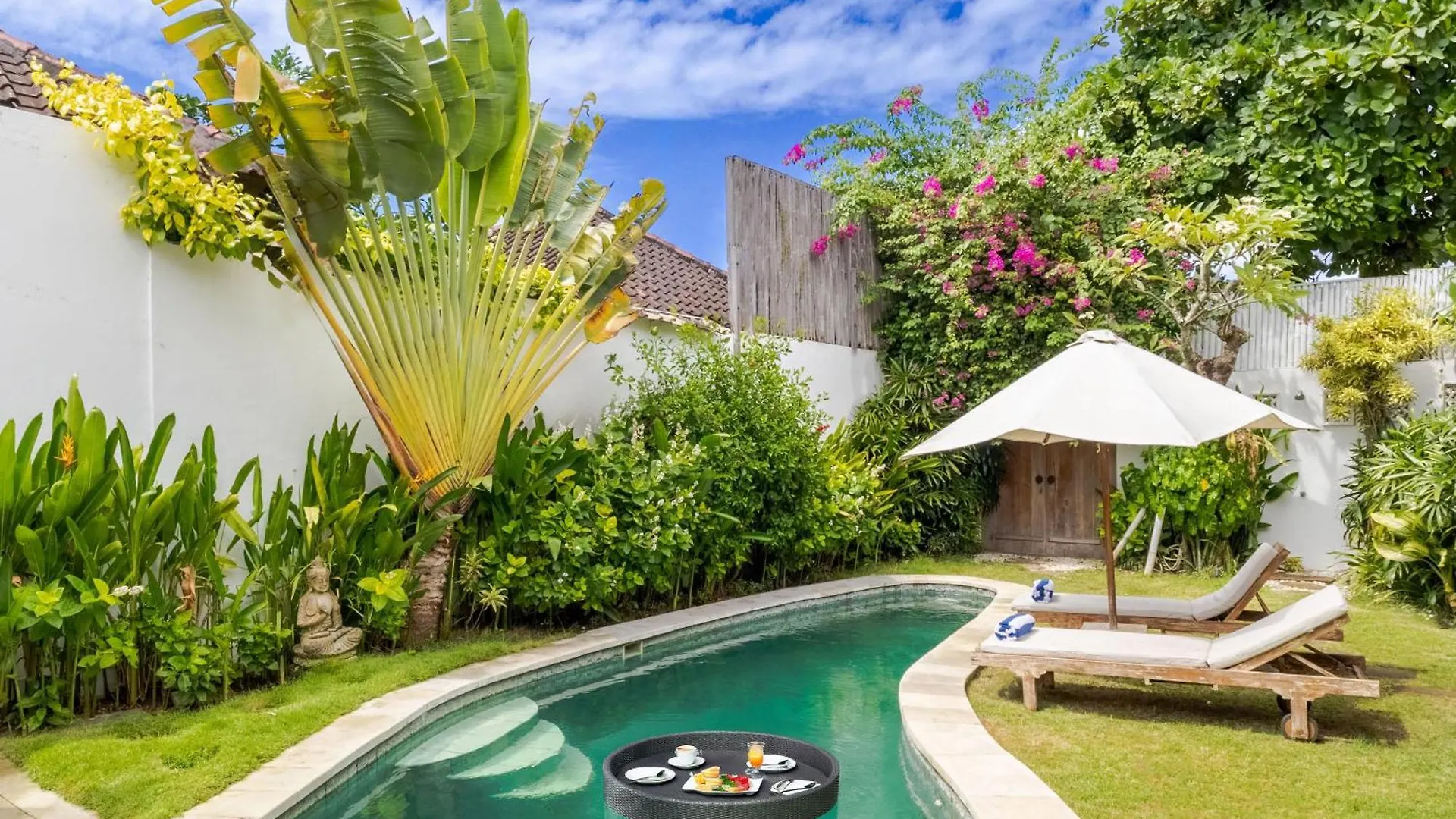 Villa Amsa - Tropical Paradise In Seminyak Center
